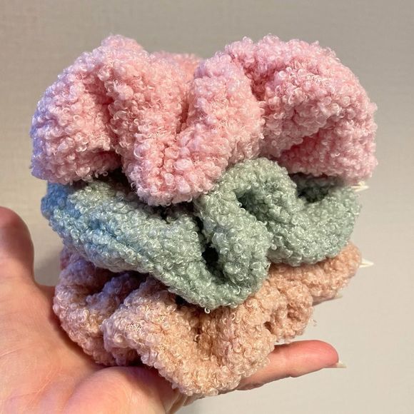 Set of 3 Sherpa Plush Pastel Scrunchies, NWT, Pink, Dusty Mint, Blushy Peach - Picture 1 of 5